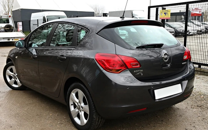 Opel Astra cena 23500 przebieg: 158000, rok produkcji 2012 z Gostynin małe 781
